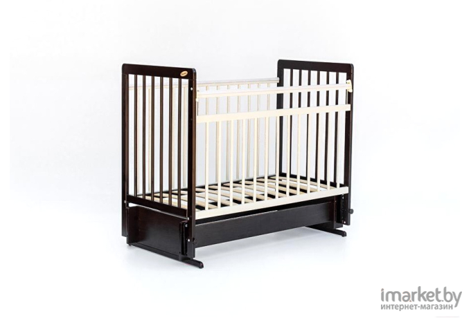 Классическая детская кроватка Bambini Euro Style М 01.10.05 (темный орех/слоновая кость)